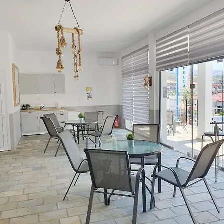 Casa Di Estella Néos Marmarás